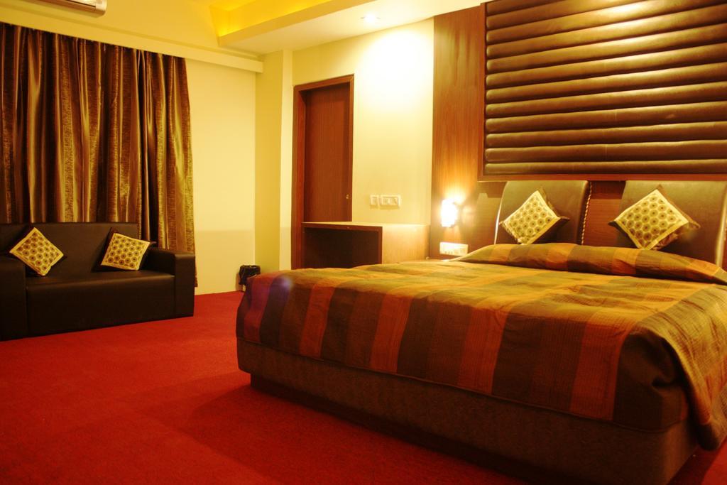 Hotel Avn Grand Ranchi Habitación foto